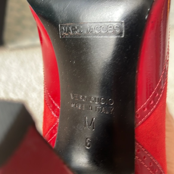 Marc Jacobs suede red boots with faux fur inside. - Picture 5 of 5